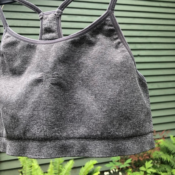 Sports bra gap - Picture 2 of 3